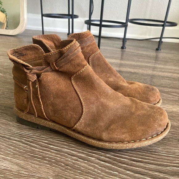 Leather Women’s Born Boots Size 7.5 - Picture 1 of 3